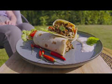 Laden und Abspielen von Videos im Galerie-Viewer, Cook King Feuerschale MONTANA X Ø 60 cm mit Grillrost Ø 50 cm – Massiver Naturstahl, handgefertigt in Europa - Produktvideo