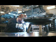 Carica e avvia il video nel visualizzatore di galleria, Cook King Feuerschale PORTO Ø 80 cm – Massiver Naturstahl, handgefertigt in Europa - Produktvideo
