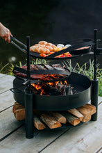 Lade das Bild in den Galerie-Viewer, Multifunktionale Feuerschale „MONTANA X“ 80 cm Mit Grillrost 60 cm - Cook King - Shop
